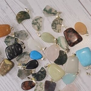 25 Piece Lot Of Natural Stone Semi-Precious Pendants